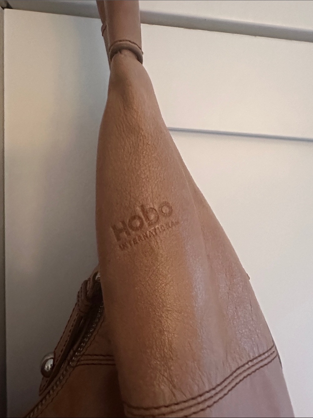 HOBO INTERNATIONAL SLOUCHY SHOULDER BAG - Picture 2 of 14